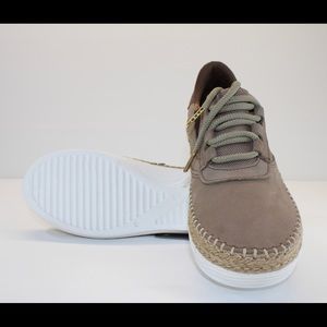 Comfortable Lightweight stylish espadrille Sneakers size 10 light brown